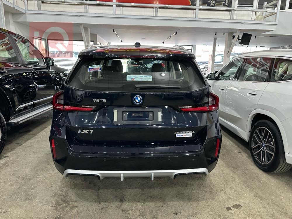 بي ام دبليو iX1